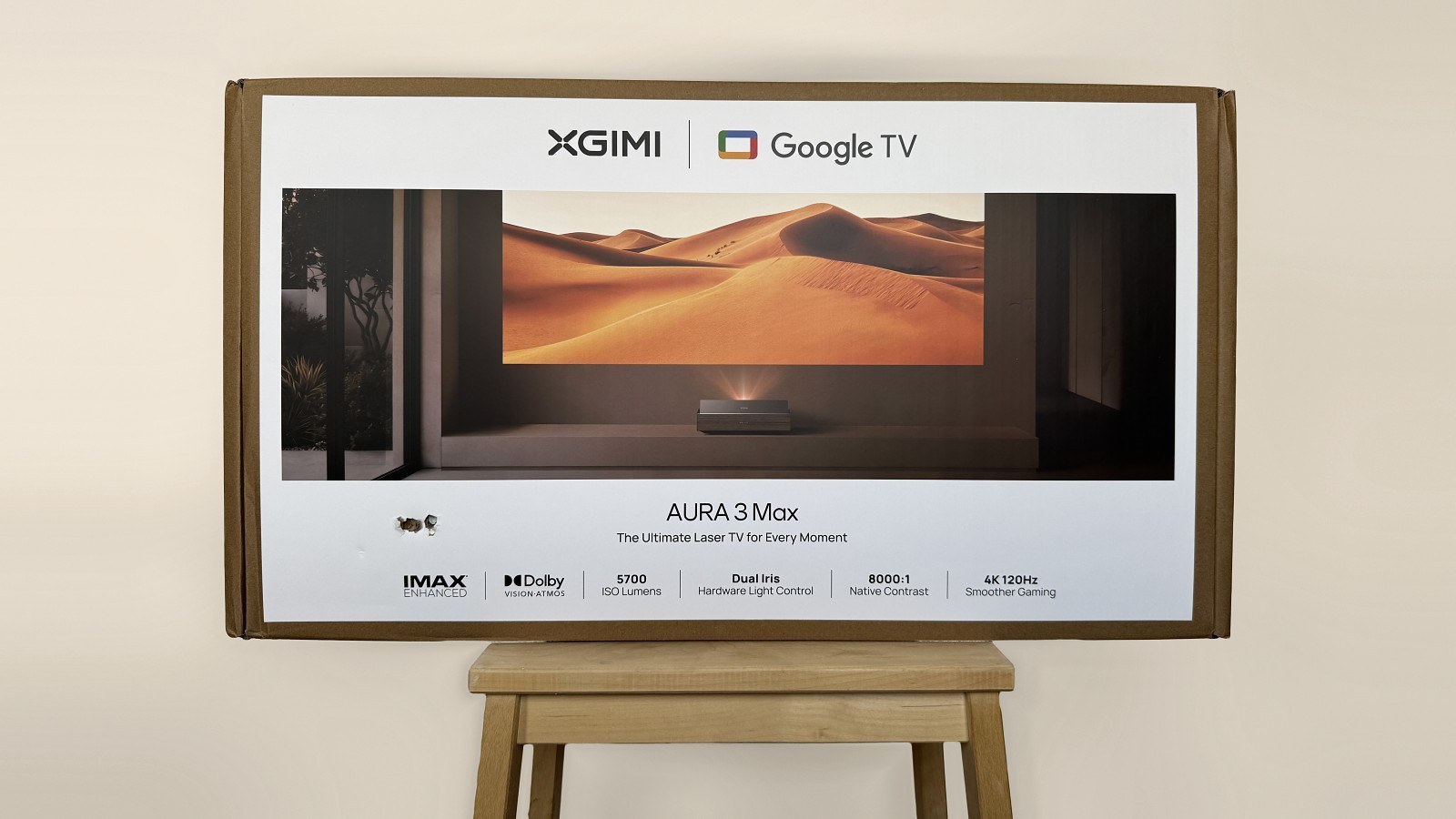 Коробка AURA 3 Max спереди